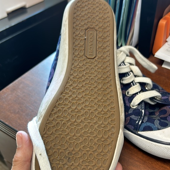 Size 7.5 almost new Coach runners - Picture 4 of 5